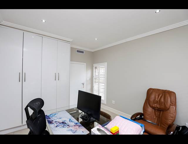 4 BEDROOM DUPLEX FOR SALE IN IZINGA ESTATE